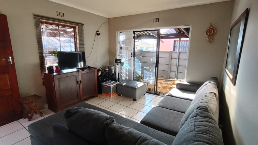 To Let 3 Bedroom Property for Rent in Highbury Park Western Cape